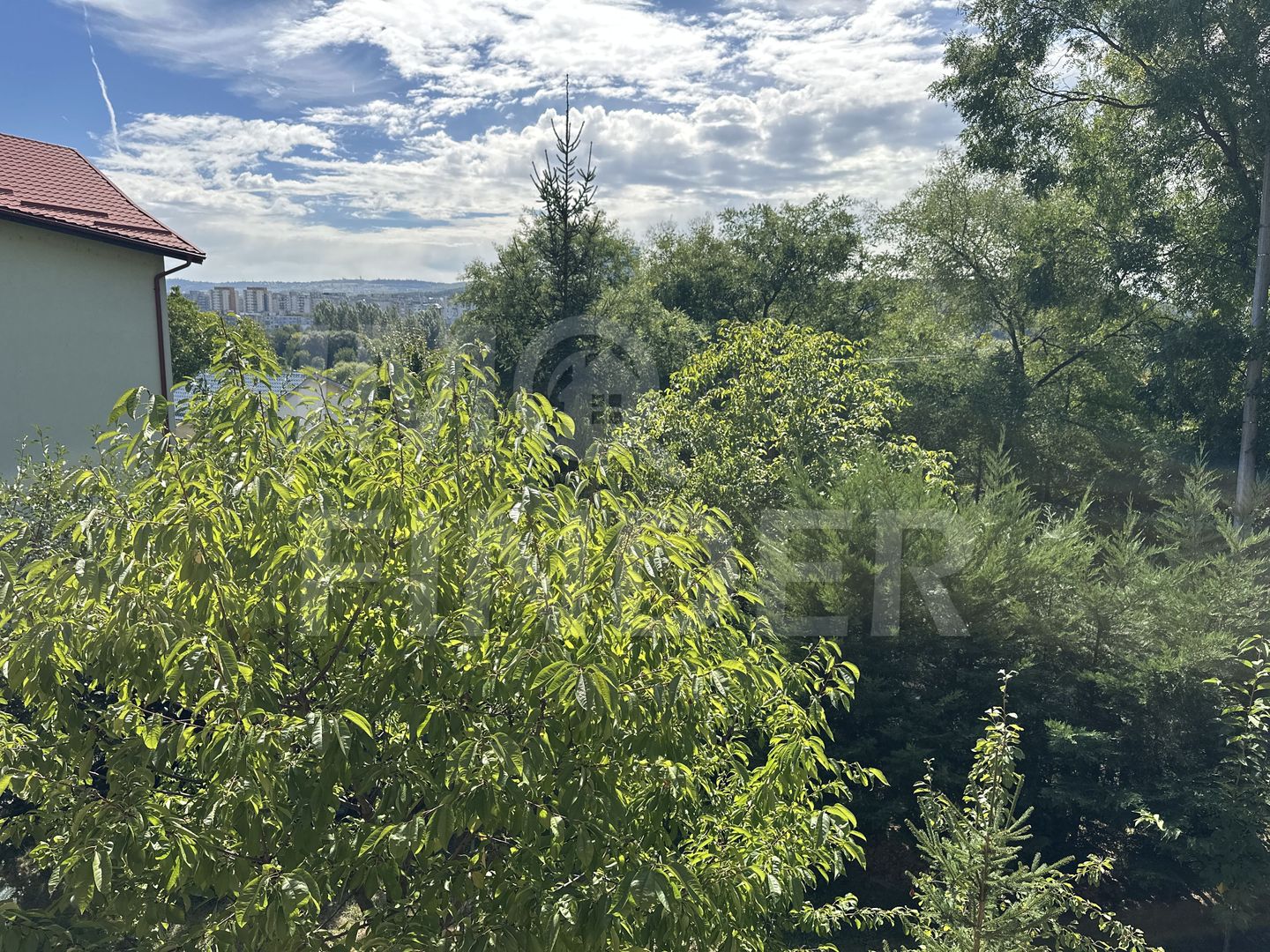 Apartament in vila, 90 mp, 2 dormitoare si 2 bai – Grigorescu, parcare - Poză 20