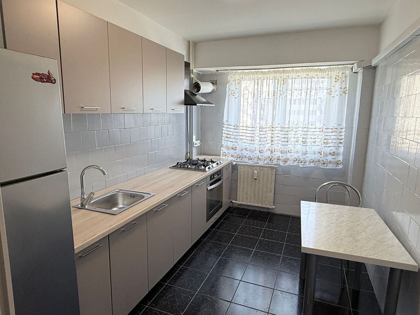 Apartament 3 camere de inchiriat mobilat si utilat, loc parcare,  Iuliu Maniu - Poză 3