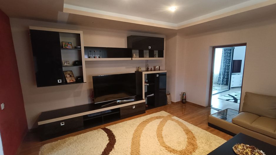 Casa cu 3 camere, 150 mpu, mobilata, utilata, garaj, curte, Ampoita - Poză 2