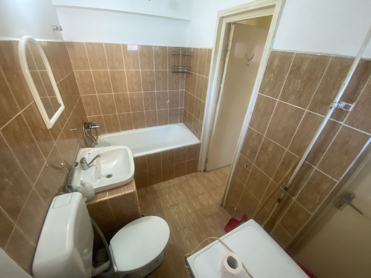 Apartament cu 1 camera,zona Dambu Pietros - Poză 4
