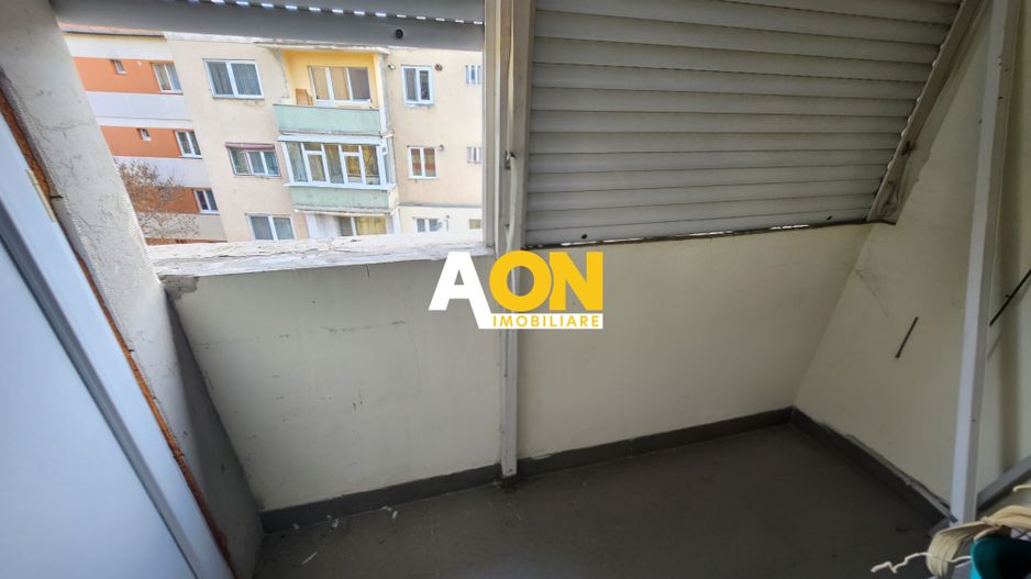 De vanzare apartament 3 camere zona Cetate - Poză 4