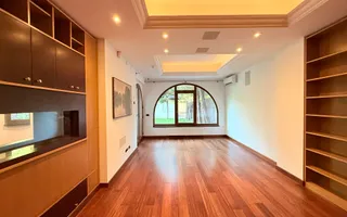 Vilă elegantă cu teren de aproximativ 1.000 mp - Poză 13