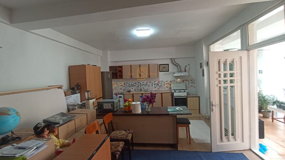 Casa spatioasa cu 7 camere, zona Bd. Brancoveanu, acces facil metrou - Poză 19