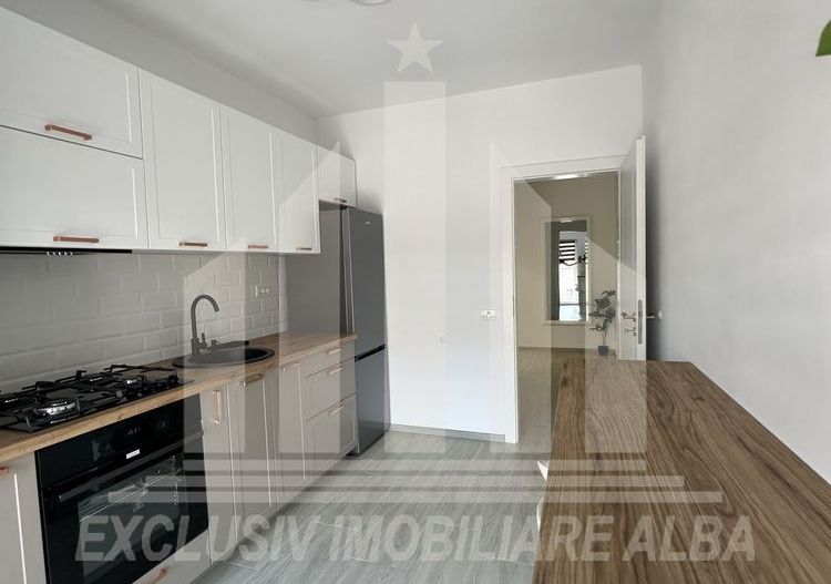 Apartament 3 camere, bloc nou, zona Centru, ultrafinisat - Poză 3