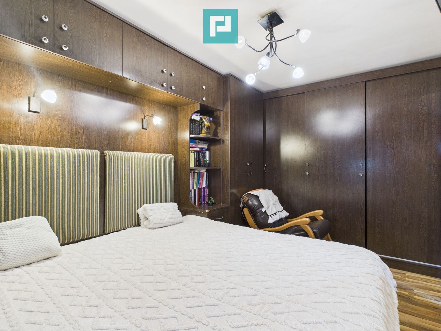 Apartament ultracentral și 2 locuri de parcare - Poză 14