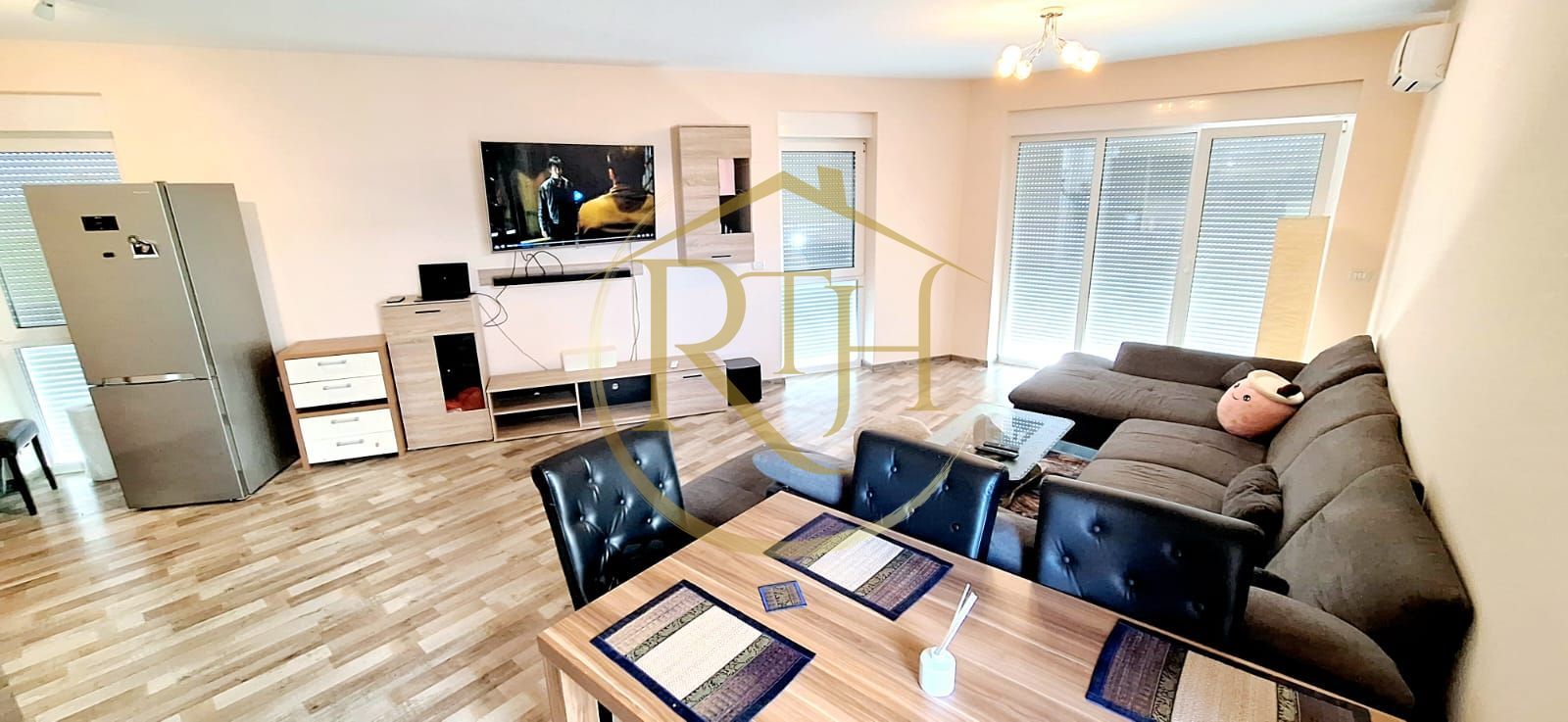 Oferim spre inchiriere apartament cu 2 camere, Loc de parcare, Giroc pe strada Principala - Poză 2