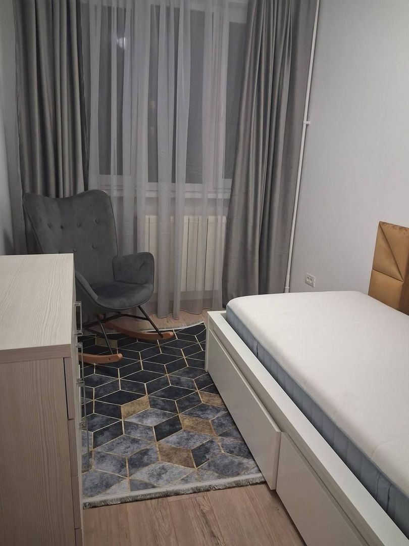 Apartament 3 camere de vanzare - Poză 3