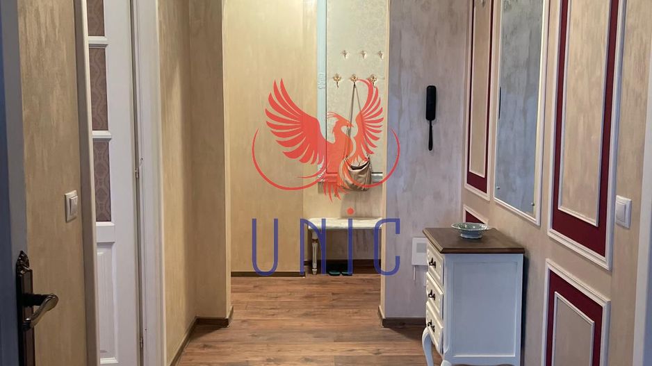 Proprietate deosebita, in inima orasului - Poză 1