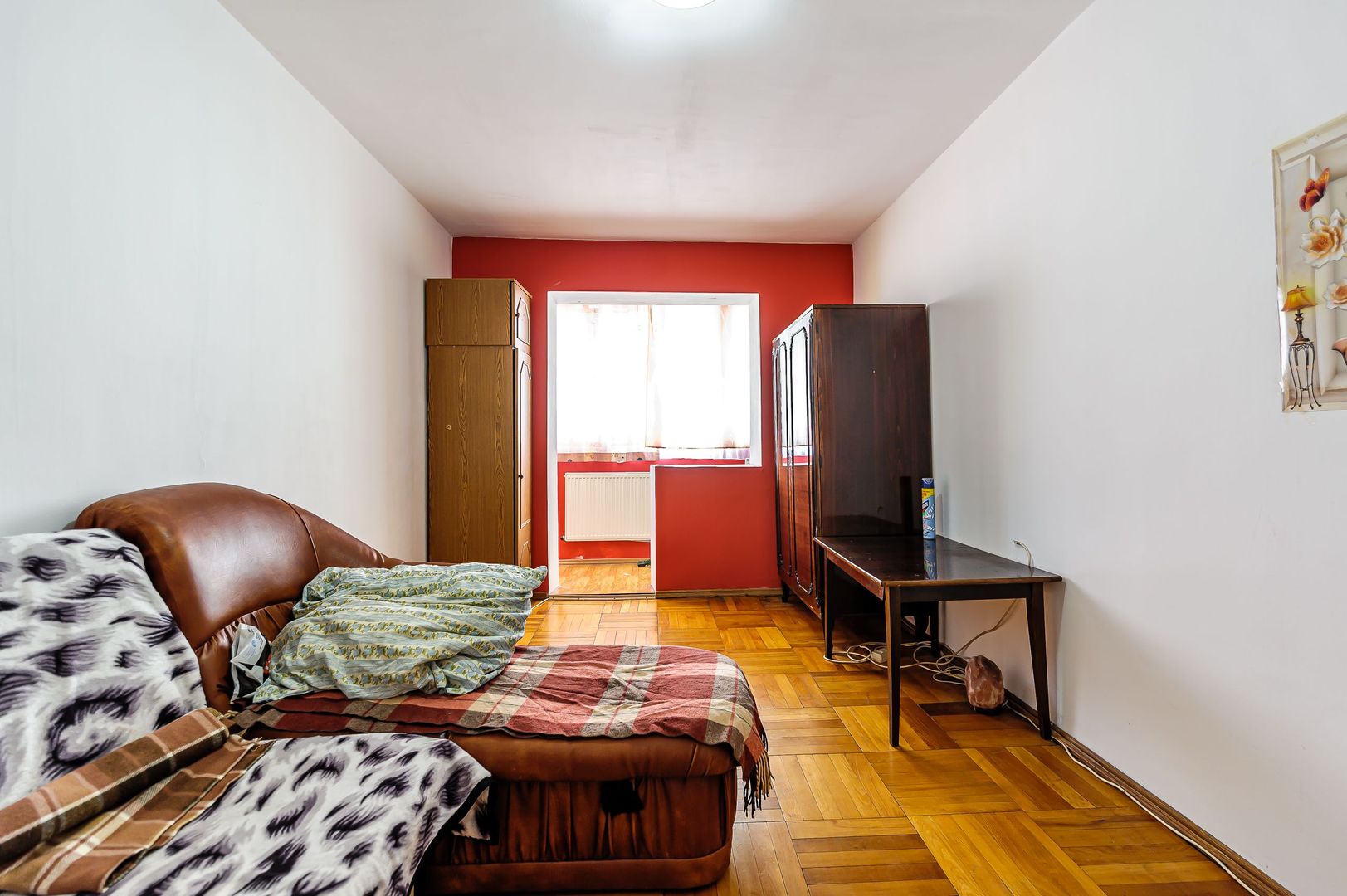 Apartament tip garsonieră, decomandat - Poză 1