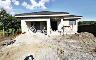 Casa 5 camere pe 1 nivel cu garaj si gard 176mp,1400mp teren - Poză 3