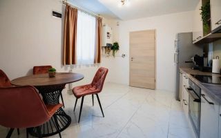 De vânzare apartament 2 camere semidecomandat Centrul Istoric Brasov - Poză 1