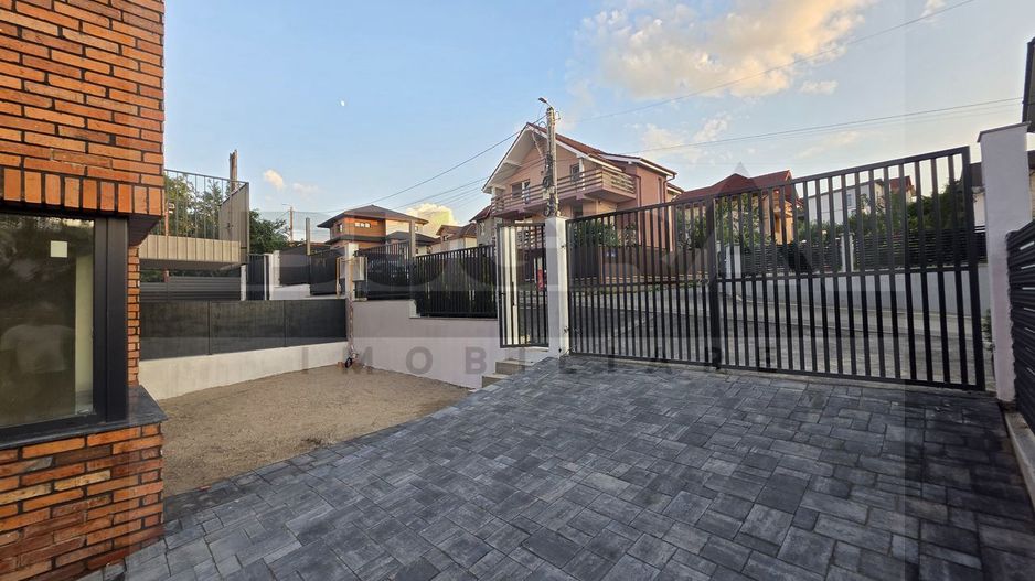 Casa cuplata semifinisata, 5 camere, 240mp, zona Dezmir - Poză 6