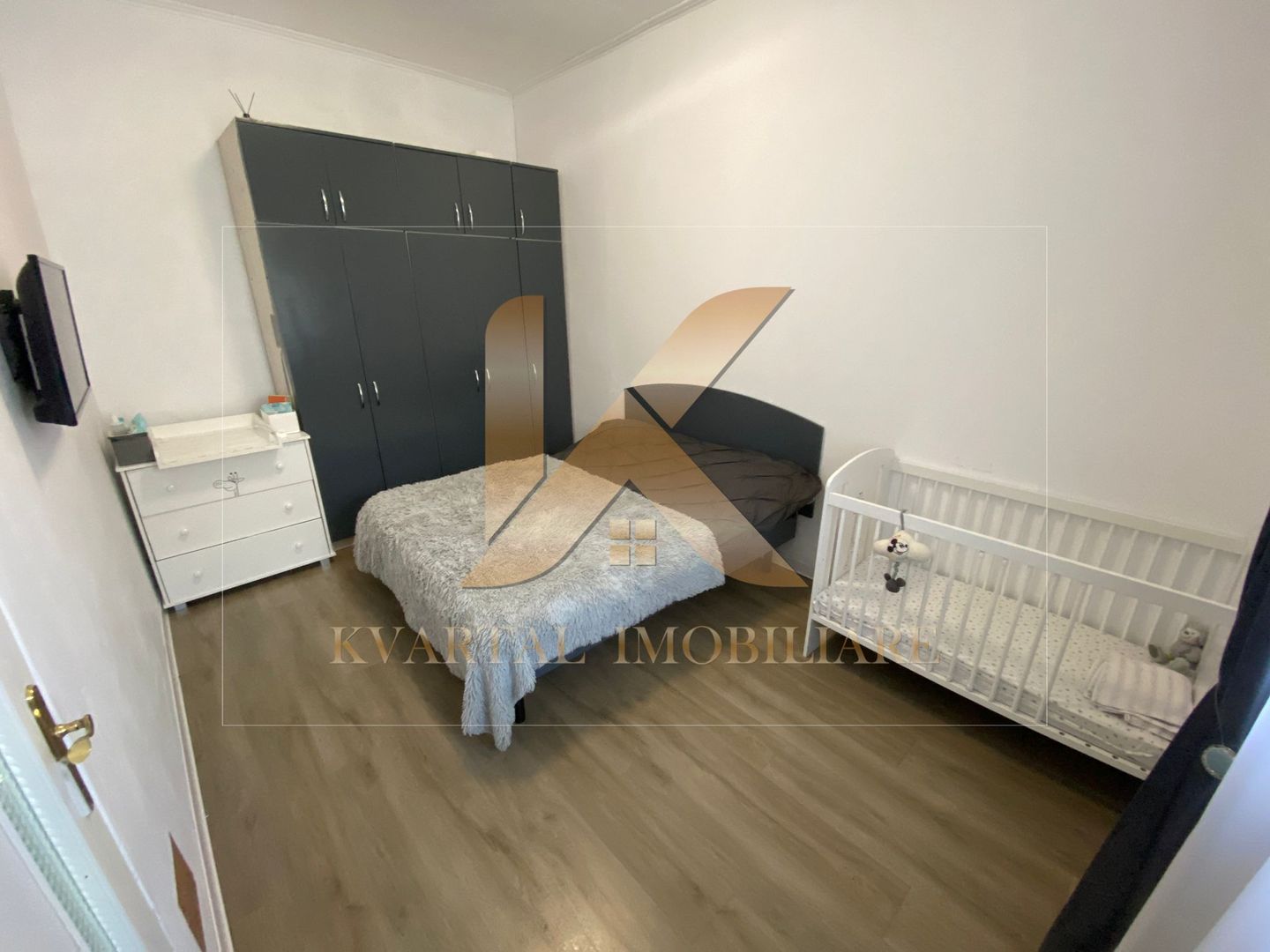 Apartament la casă 2 camere, curte , 62 mp Parneava ! - Poză 2
