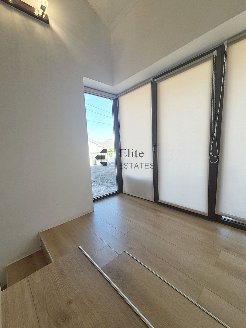 Casa cu 5 camere de vanzare Cartierul Tineretului Oradea - Poză 8