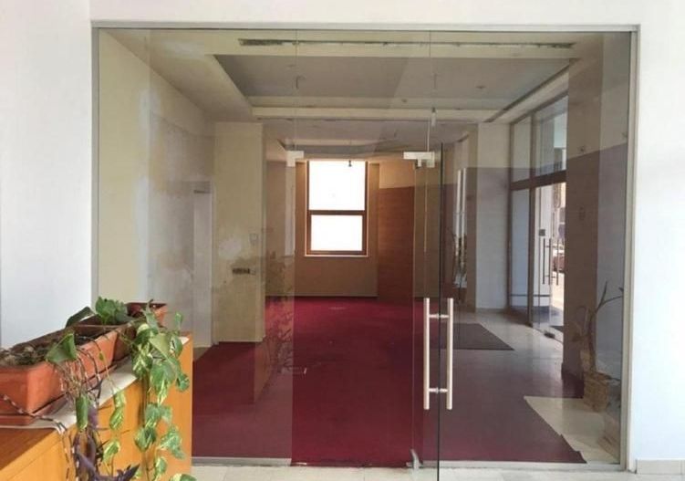 BRASADAS vinde Cladire de Birouri Inchiriat in Zona Unirii. - Poză 10