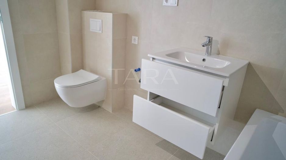 Apartament semifinisat într-un ansamblu rezidențial modern. - Poză 5