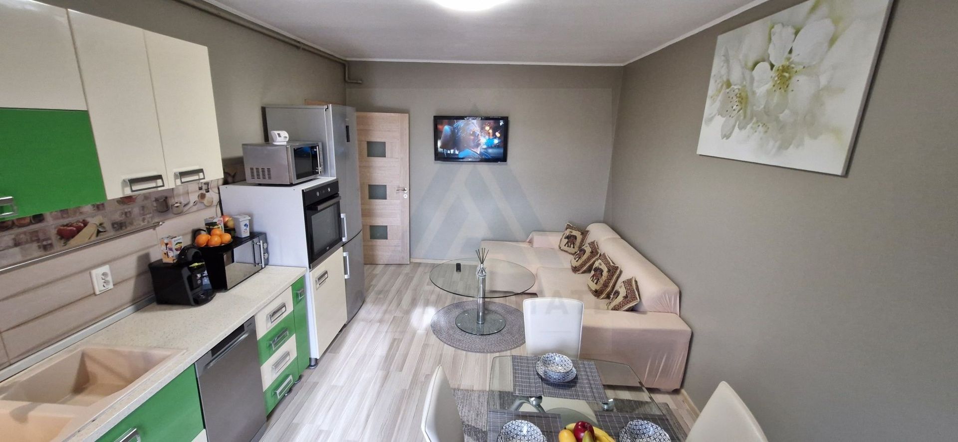 Apartament modern 3 camere etaj 2 parcare si balcon 11 mp in Selimbar - Poză 1