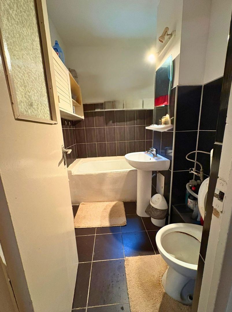 Garsonieră decomandată  zona centrală 30,29 M² - Poză 5