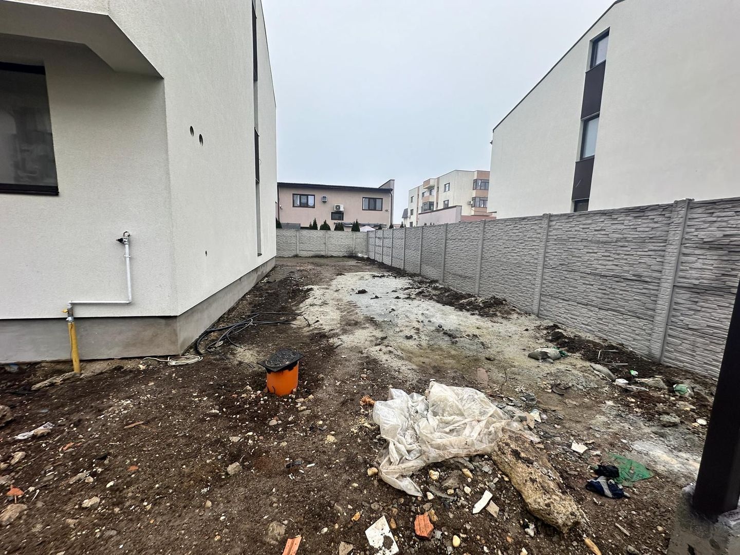 CASA TIP DUPLEX, 4 CAMERE, TOATE UTILITATILE, TEREN 245 MP, COMIS 0% - Poză 2