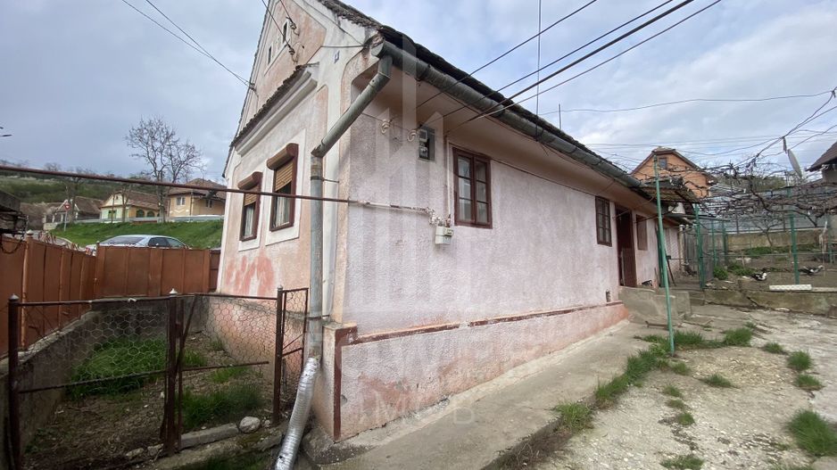 Casă de vânzare în Ocna Sibiului – oportunitate de investiție - Poză 1