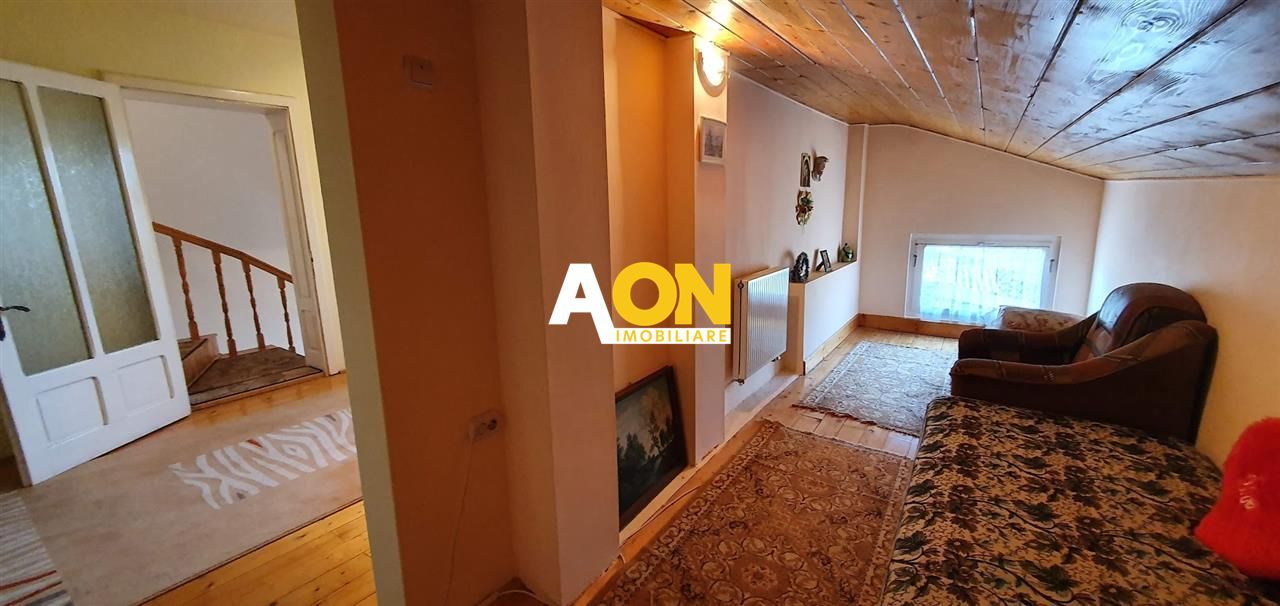 1/2 Duplex 4 camere cu garaj 462 mp teren la asfalt zona Centru - Poză 18