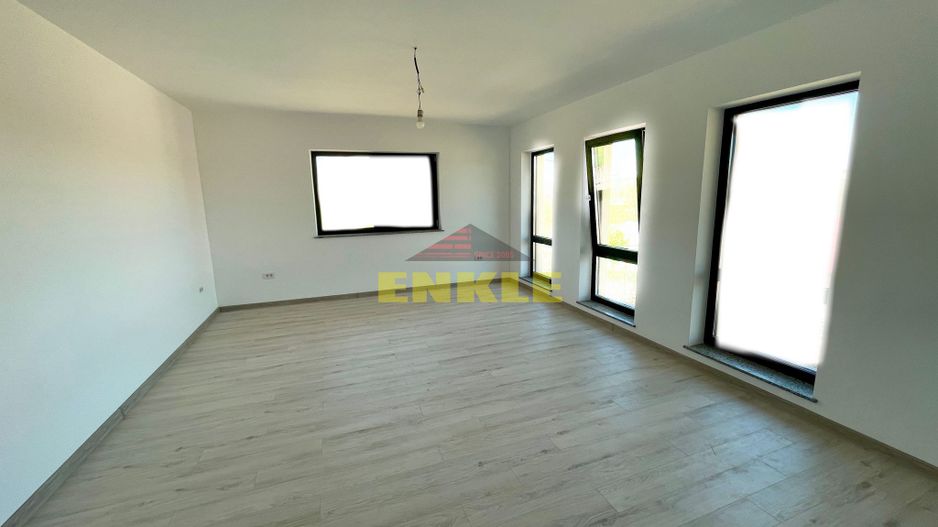 Vând casă nouă, 140 m² pe un teren de 2000 m², zona Hudum - Poză 2