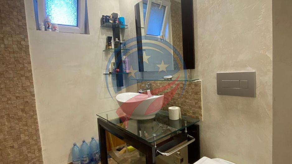 VILA MODERNA  ZONA CENTRALA 380 m TEREN - Poză 8