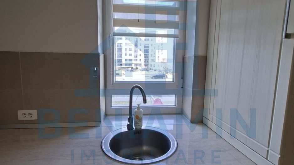 Apartament 2 camere decomandat parter Mall Coresi 50mp parcare boxa - Poză 10