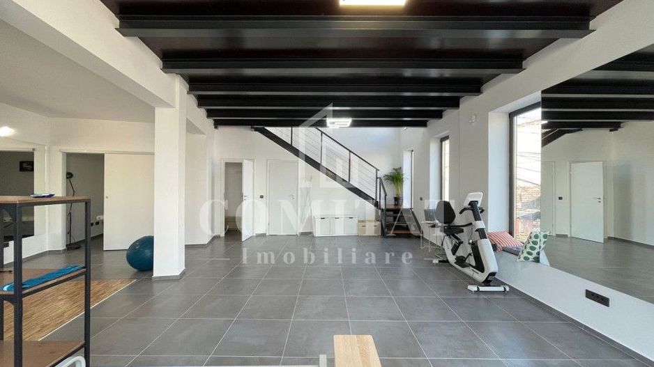 Clădire cu parcări ultracentral Cluj ideală clinică sau sediu - Poză 1