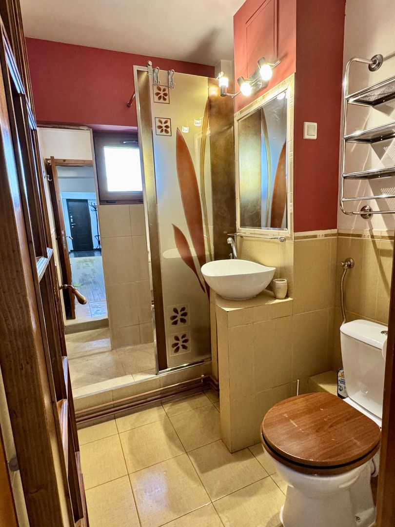 APARTAMENT SPATIOS SI LUMINOS - Poză 7