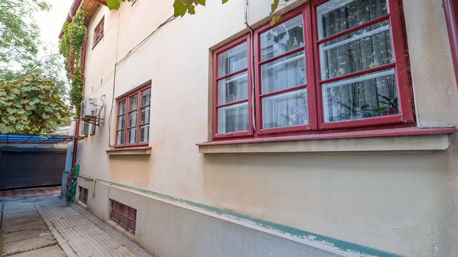 Casa de vanzare, 138 mpu, 244 teren, curte, garaj, Cartierul Domenii - Poză 33