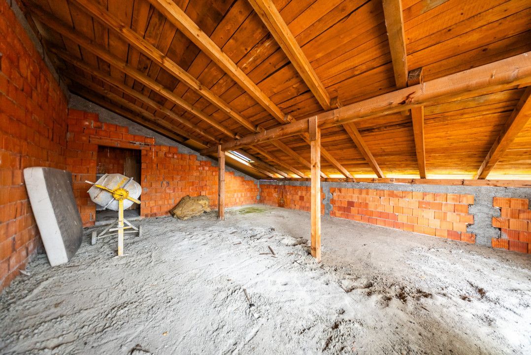 Casa caramida P+M, Vinga, cu potential spatiu comercial - Poză 12