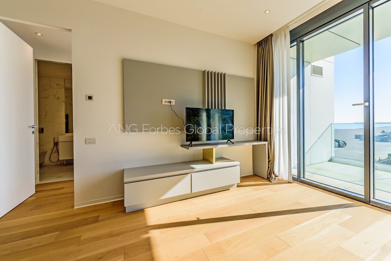 Apartamentul de la Malul Mării – Eleganță Contemporană în Inima Stațiunii - Poză 5