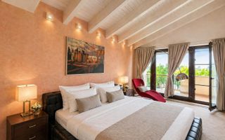 SNAGOV VILA | 36m DESCHIDERE LA LAC | PONTON 250mp | JACUZZI | SPA | BOWLING - Poză 6