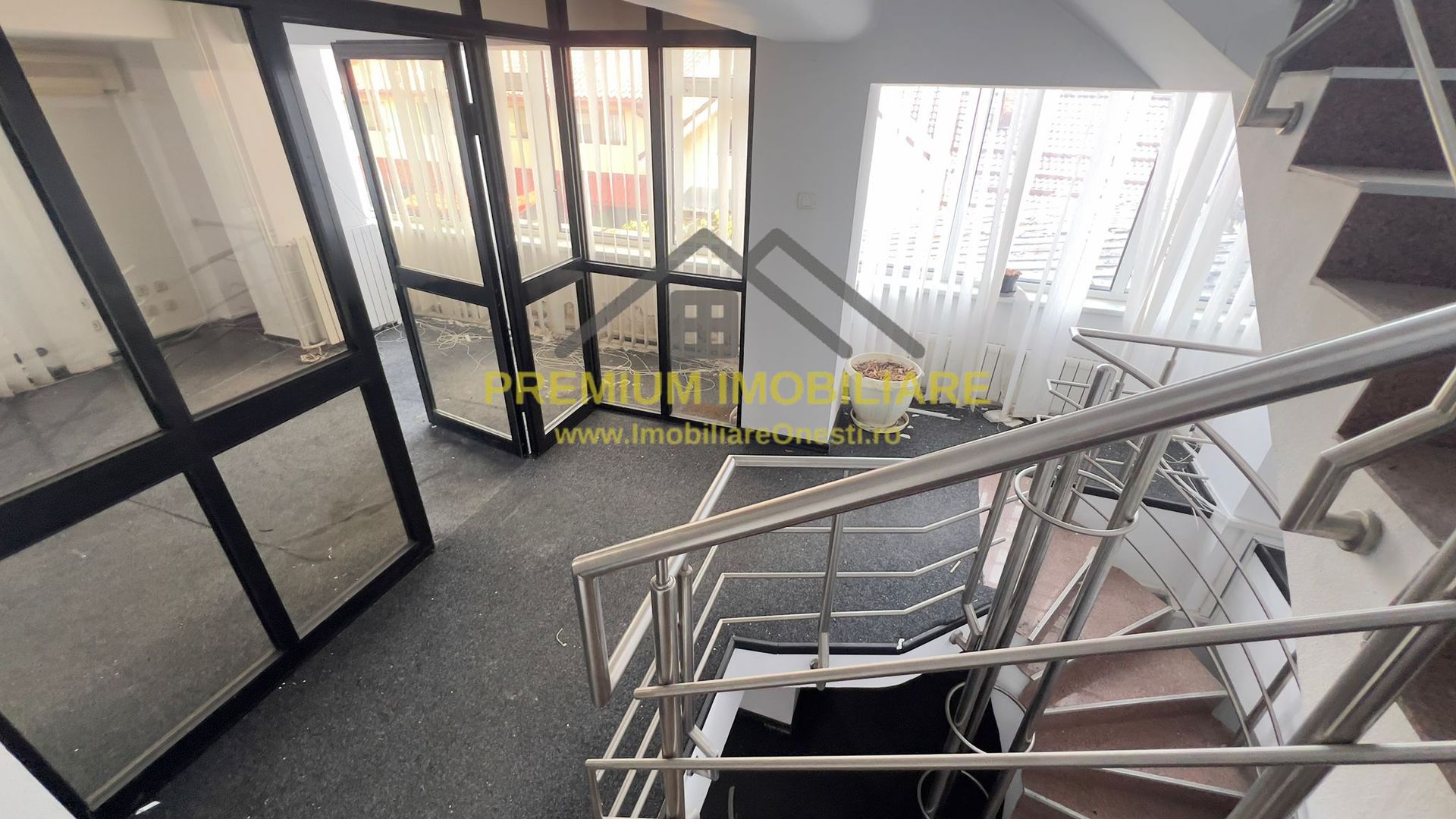 CLADIRE DE BIROURI - Poză 4