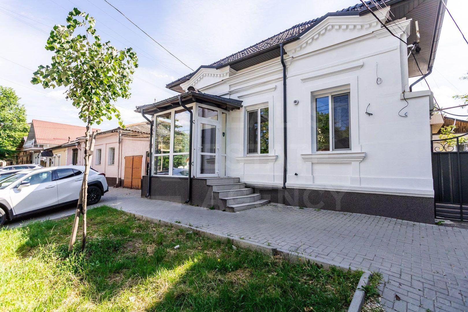 Se oferă spre chirie spațiu comercial/oficiu, str. Bernardazzi, Centru - Poză 1
