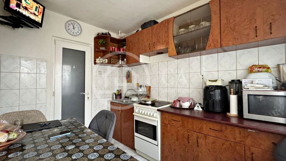 Apartament cu 3 camere de vanzare in zona Rogerius, Oradea - Poză 7