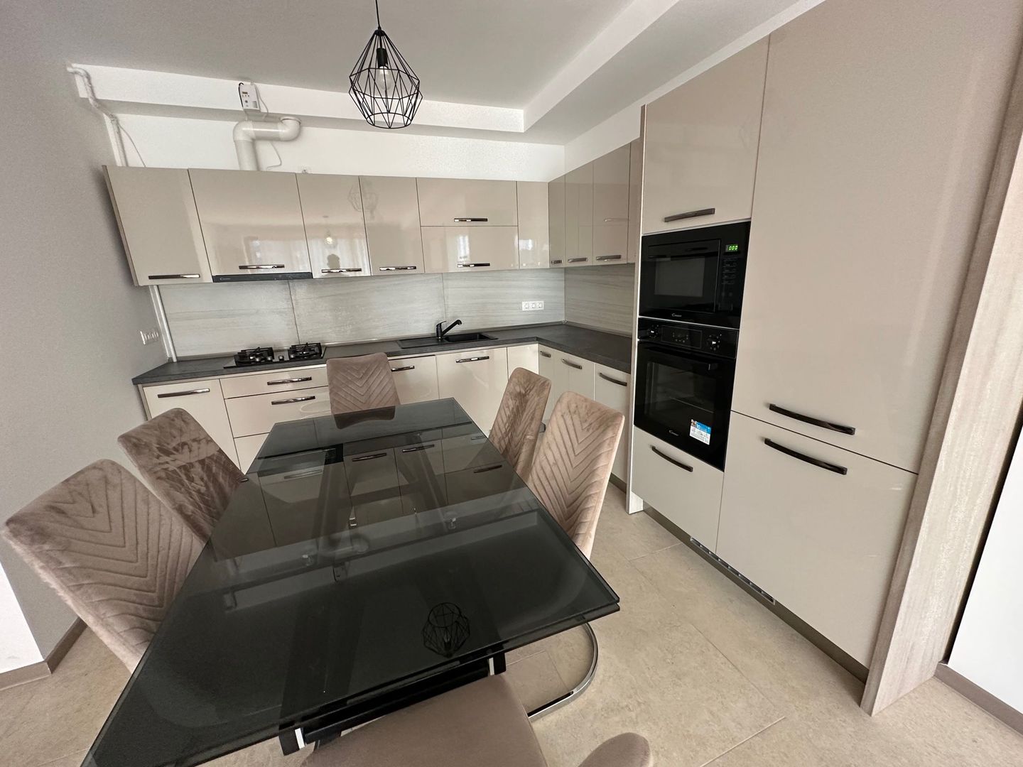 Apartament bloc nou 3 camere - parcare subterana - Poză 4