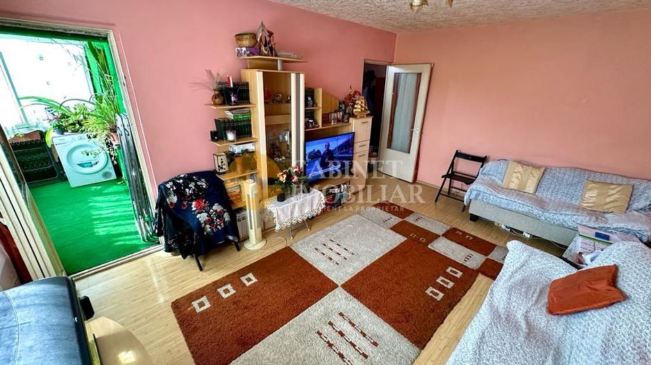 3 Camere Decomandat - Etaj 3 - Zona Nicolina 2- Bloc 1982 - Poză 1