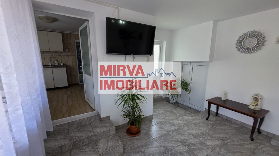 🏡 Casă renovată cu 6 camere, teren 557 mp – Berceni, Prahova - Poză 31