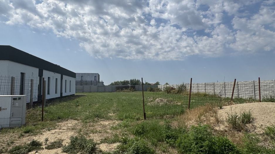 Teren Mosnita Noua cu toate utilitati pe parcela si gard | 772 mp  - Poză 1
