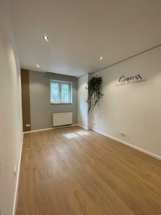 3 camere| DECOMANDAT| LOC DE PARCARE INCLUS  +TERASA 43 MP| VICTORIEI - Poză 3