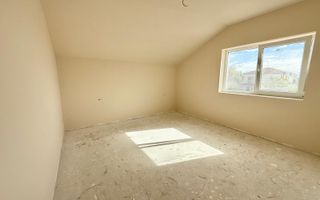 Duplex cu 4 camere despartit prin carport in Mosnita Noua! - Poză 9