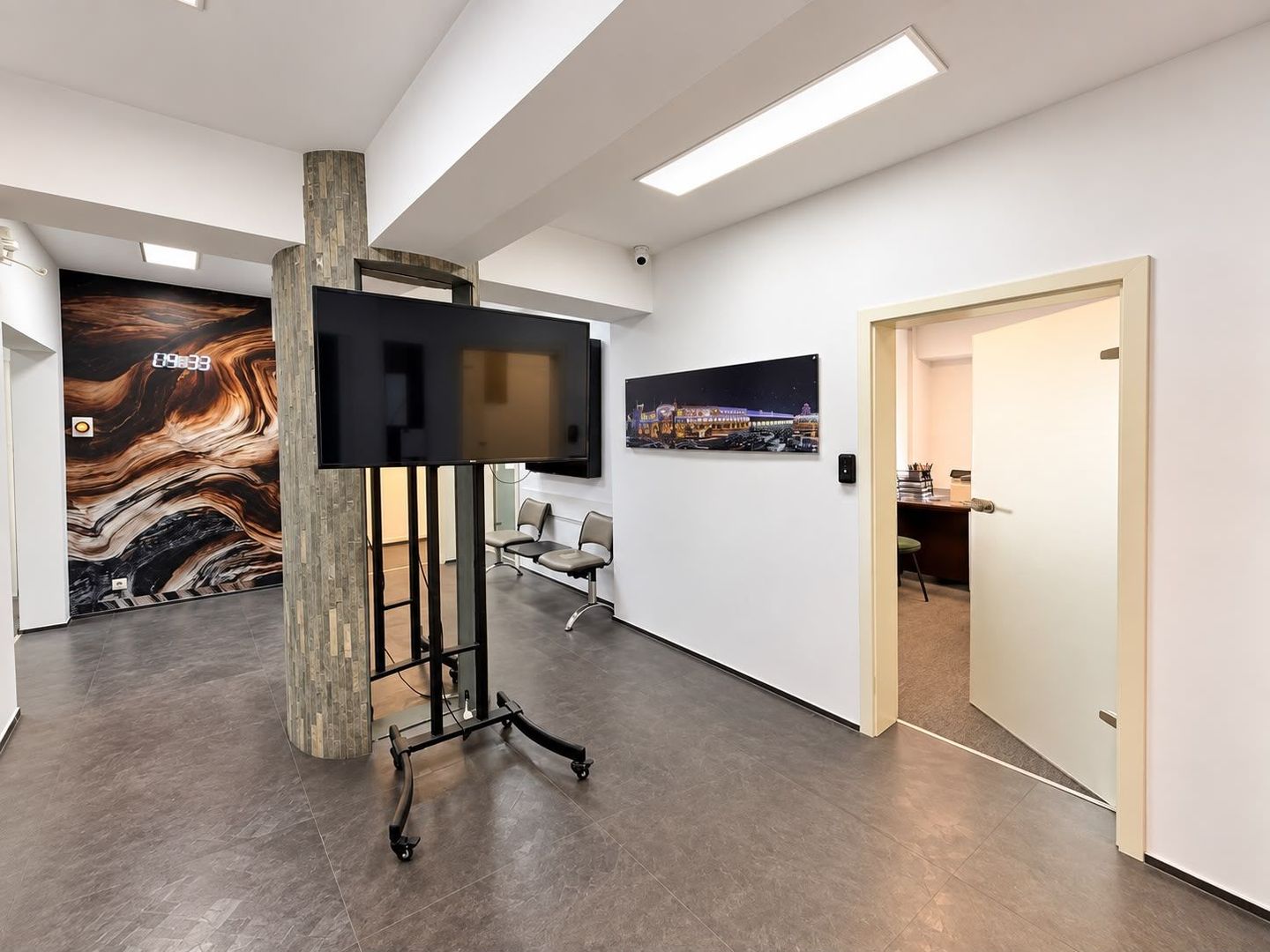 Spatiu comercial / birouri  - 230 mp |  Parcare privata - Poză 2