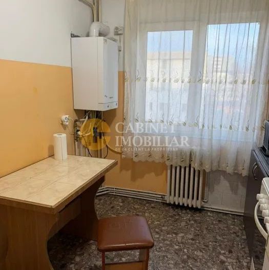Închiriez apartament 2 camere – Podu Roș, etaj - Poză 4
