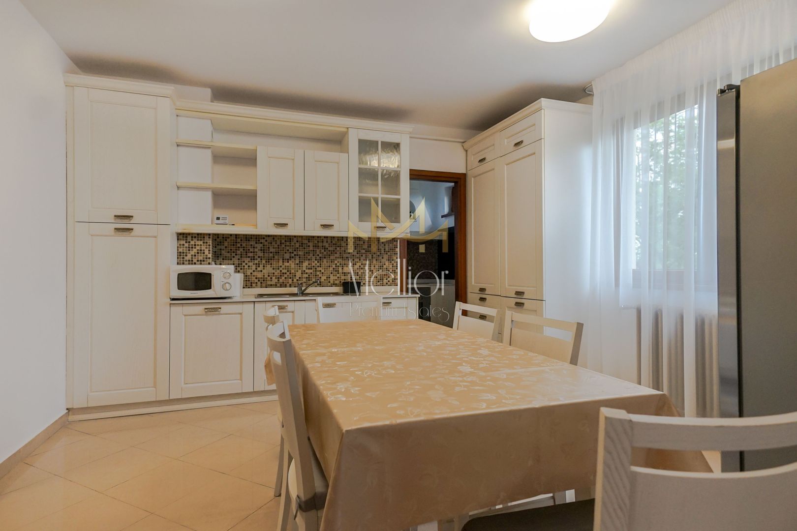 Ap spatios 4 camere, garaj, Andrei Muresanu, zona strazii Trifoiului - Poză 7