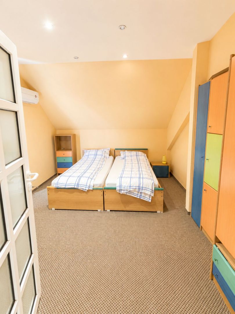 Vila Sanmartin -Zona Beverly Hills -8030mp teren - Poză 11
