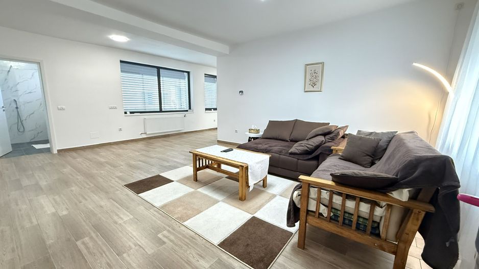 Giroc Central | Casă renovată complet | 4 camere | 2 bai - Poză 19