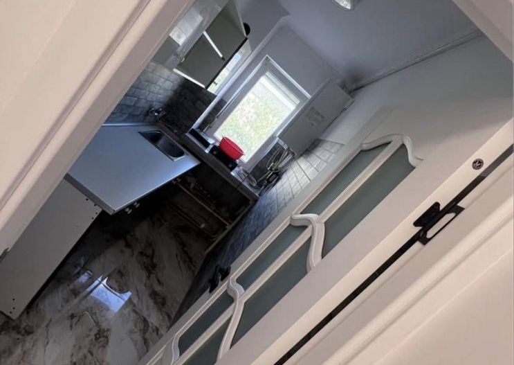 BRASADAS vinde ap 2 cam RENOVAT etaj 4/4 Humulești. - Poză 5