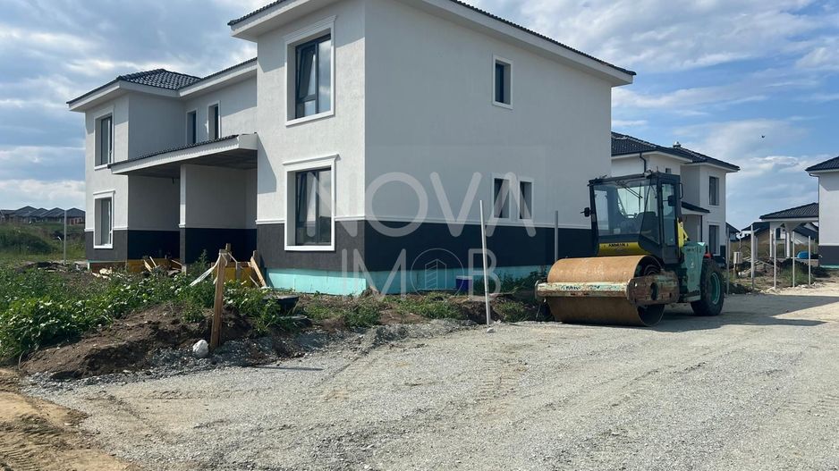 Casa tip duplex 5 camere, 215 mp gradina - Sura Mica - Poză 1